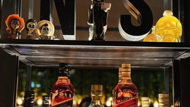 El único pleito es con el menú (No Tan Santos llegó a UY con su club social en Carrasco)