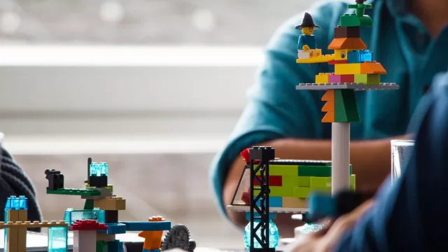 Lego Serious Play llega a Uruguay: dos socios trajeron la metodología para transformar empresas