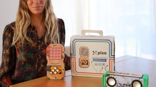 El juego uruguayo de programación y electrónica que busca expandirse a otros mercados (en diálogo con Valentina Pereyra, de Pixo)