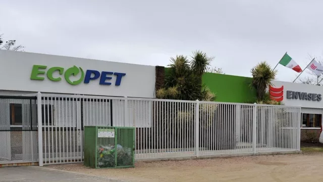 De botella a botella (con inversión de US$ 10 millones Ecopet inauguró planta industrial que completa ciclo de reciclaje)
