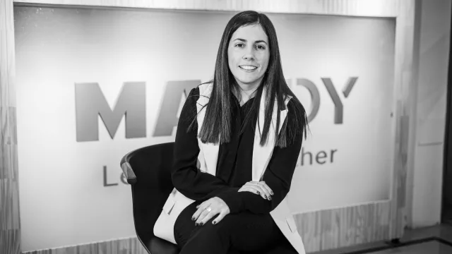 Alison Nuñez – Jefa de Emisiones y Cartera