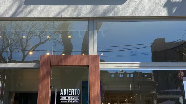 Anjos se mete en el mercado UY de colchones y sofás (la marca llegó de BR y proyecta abrir 15 locales)