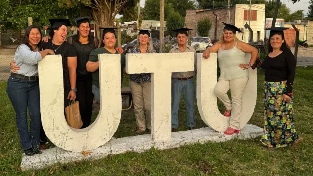 Sacándole provecho al hongo (formación impulsada por Montes del Plata entregó diplomas)