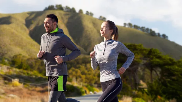 Conoce 5 beneficios de entrenar en pareja (para este día de los enamorados)