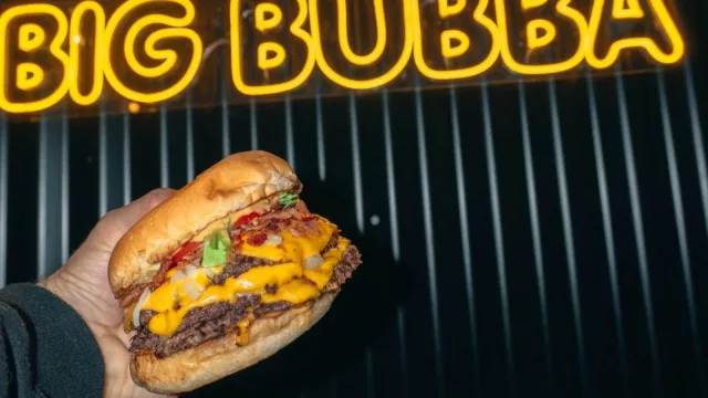 Desde la plancha de un garaje en Tacuarembó (a competir con hamburgueserías en MVD)