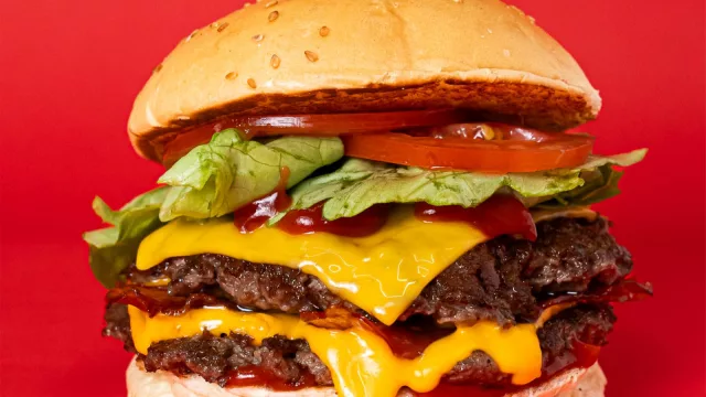 Empezaron en un depósito y hoy tienen un local en una avenida principal (La Burguería va por más)