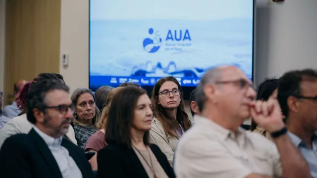 Claro como el agua clara (conversatorio de AUA se centró en los desafíos de garantizar la sustentabilidad)