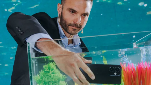 OPPO lanzó en Uruguay la nueva Serie Reno13: IA de vanguardia, el más alto estándar de resistencia y pasión por el fútbol