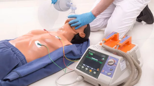 Formarse para salvar vidas: UCM Falck refuerza su propuesta de capacitación en emergencias