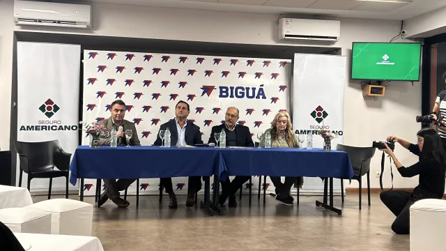 De izquierda a derecha: Jorge Colombo, Marcelo Perillo, Frank Torres y Luján Ramos