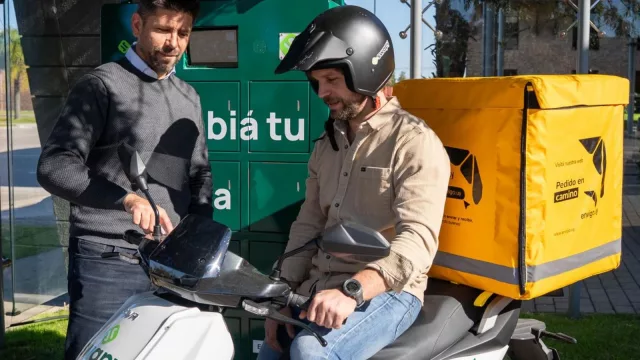 Si se trata de logística que sea sustentable (Envigo y Swapy se suben a la moto de la descarbonización urbana)