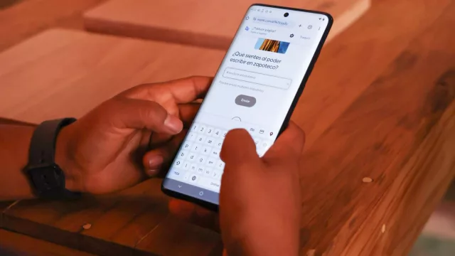 Se puso chido (Motorola anuncia el nuevo teclado zapoteco)