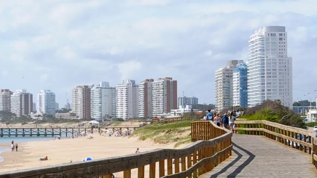 Caro, pero con visitas en ascenso (UY recibió en 1er trimestre 2025 más de 1.300.000 turistas)