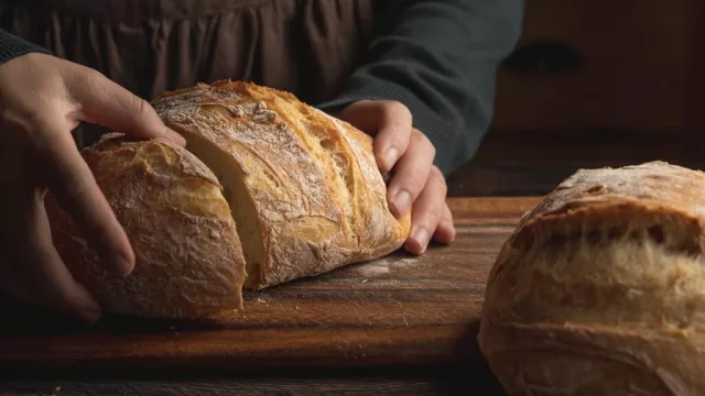 La masa madre versus el pan con grasa: una puja sin violencia en las panaderías