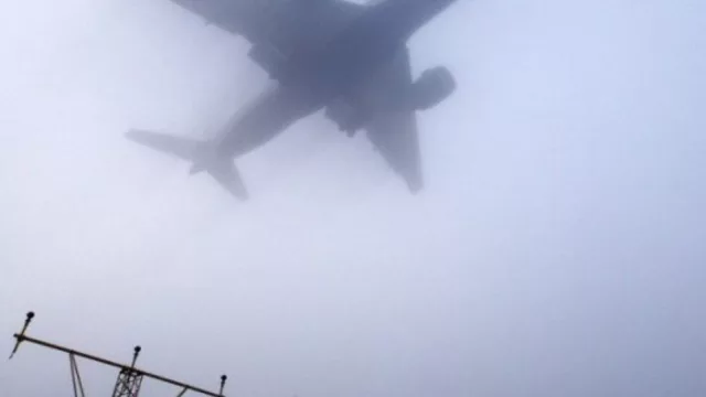 Cuenta regresiva para que la niebla deje de afectar al Aeropuerto de Carrasco