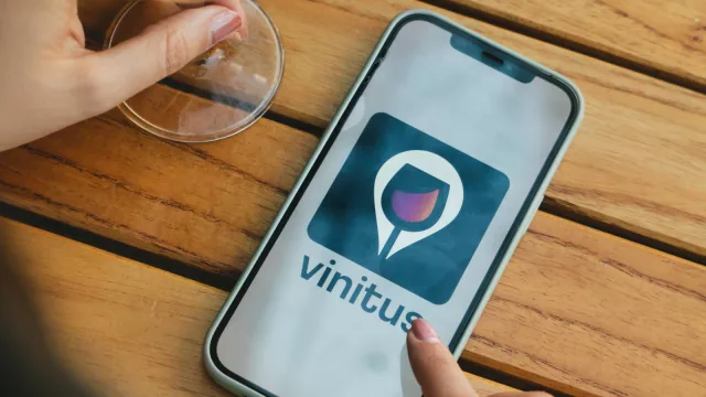 Vinitus, la app que hace del vino un plan diario llega a Uruguay (va por Montevideo y Punta del Este)