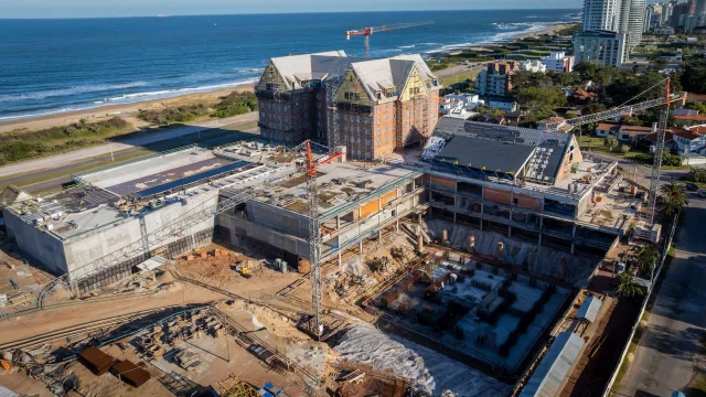 CRIBA construye la torre más alta del país en el complejo Cipriani de Punta del Este