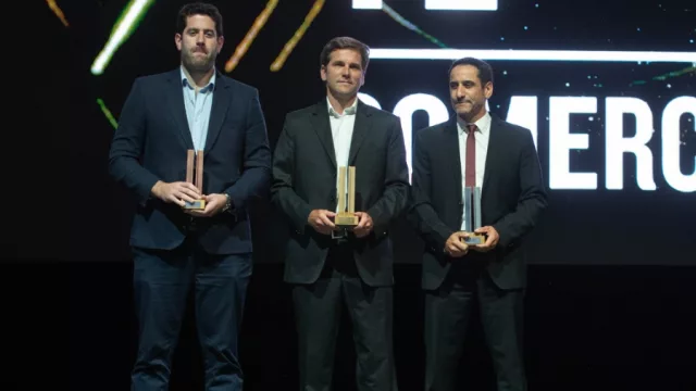 Federico Poggi de Tienda Inglesa es el Gerente Comercial del Año (Sebastián González de Danone se quedó con la Plata e Ilio Martínez de Bimbo con el Bronce)