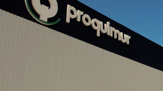 Desde Juanicó al mundo (Proquimur reconocida como mayor exportadora de la industria química UY)