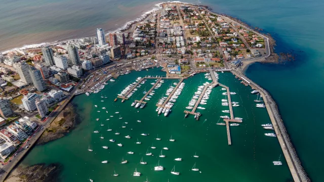 Punta del Este vs. Saint-Tropez, Ibiza y Miami (la competitividad global de los amarres náuticos)
