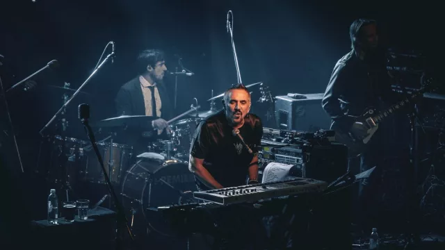 Un día después de los enamorados (Lerner canta al amor en Enjoy)