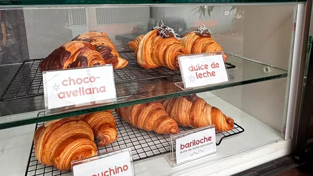 Con vista 360 (La Croissantería desembarca en Cordón con un local novedoso que incorpora una fábrica abierta al público)