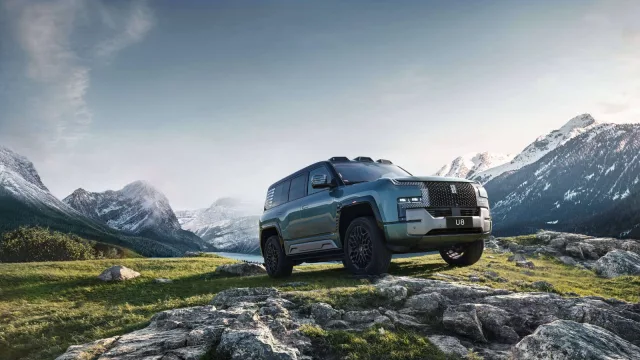 BYD presenta los Yangwang u8 y u9 en su Test Drive Center de Manantiales