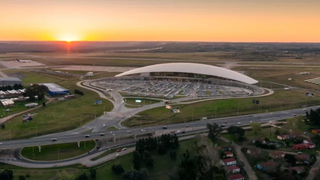 Volando alto (el Aeropuerto Internacional de Carrasco fue reconocido como el Mejor de América Latina y el Caribe)