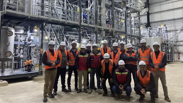 Haru Oni: Uruguay recorrió la primera planta mundial de hidrógeno verde y e-Combustibles en Chile