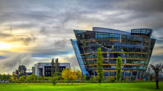 Demanda de empleo asociada a Servicios Globales transita un año sin crecimiento (sector que equivale un 5% del PBI de UY)