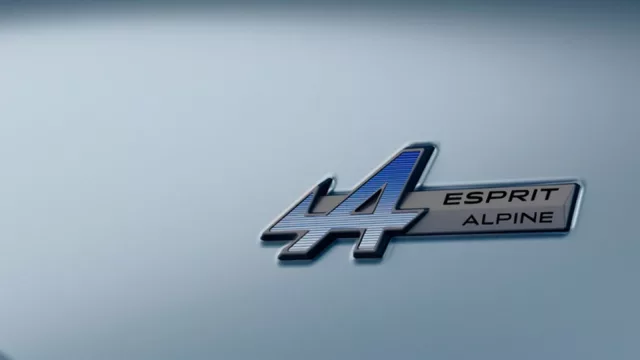 Dos vehículos al precio de uno (Renault y Loop se unen para ofrecer innovación y la tecnología)