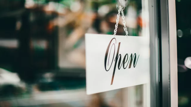 Uruguay y su entorno emprendedor exigente (las fortalezas aún no logran compensar las restricciones, según informe)