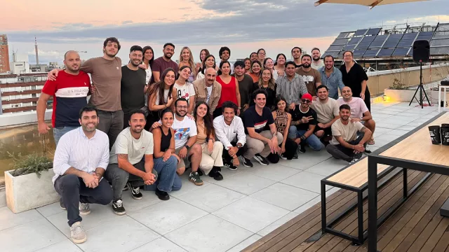 Llegó “MARIA”, una IA en WhatsApp para ordenar el momento más caótico del viaje (Andamos Volando invirtió más de US$ 100.000 y proyecta crecer hasta 15% anual)