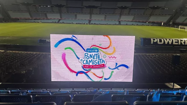 Ponerse la camiseta por la infancia (UNICEF lanzó su campaña anual con remeras, una penca, un show solidario de Chacho Ramos, entre otras cosas)