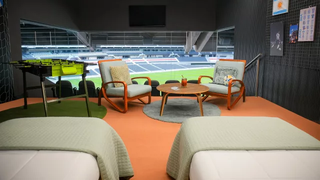 Dormir en el Monumental y hacer tanda de penales con Gonzalo Montiel (la acción mundialista de Airbnb en la que podés participar)