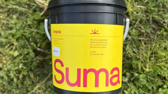 Pinta cada vez mejor (la uruguaya Suma impermeabilizó todo el techo de Montevideo Shopping con pintura hecha a base de caucho reciclado)