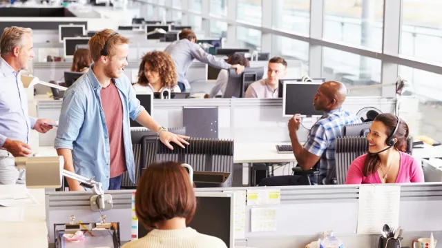 El nuevo lujo en oficinas y espacios compartidos es poder concentrarse (el rol que juega el sonido en el trabajo)