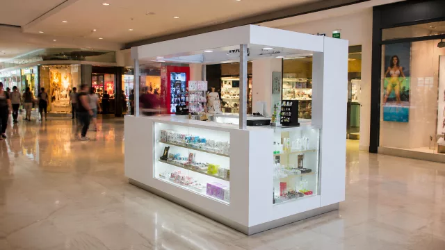 ¿Cuánto cuesta tener una isla en shoppings de Montevideo? Los números detrás de uno de los formatos más codiciados del retail
