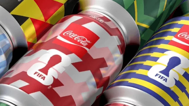 Coca-Cola y el Mundial 2026: 48 latas y una figura de 1969 (el sistema de diseño de marca más ambicioso del fútbol)