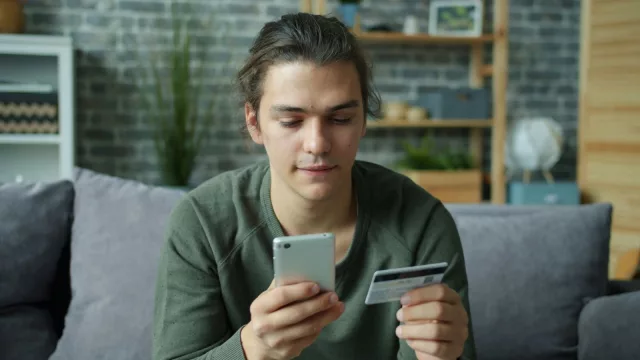 Antel y Claro se unen a iniciativa global de GSMA (dos soluciones digitales para combatir el fraude en línea)