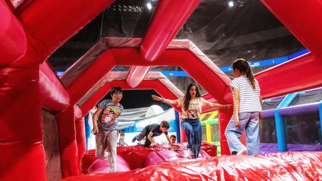 El parque inflable más grande del continente vuelve a UY (Super Jump llega a Sitio en estas vacaciones de julio)