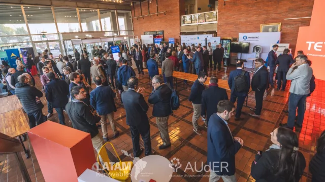 Electrolineras, baterías y software: los negocios que se abren con la próxima etapa de la movilidad eléctrica en Uruguay