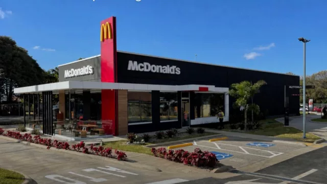 Ronald quiere nuevos puntos en el GPS uruguayo (McDonald’s busca terrenos y va por 4 locales)