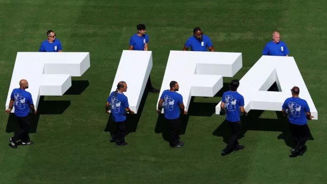 La tierra más fértil para invertir es un campo de fútbol (el proyecto de la FIFA no prosperó, pero el negocio siempre estuvo y seguirá ahí)