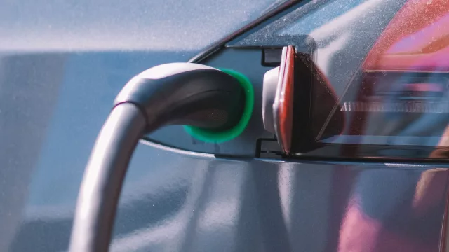 Eve-Move va por más de 100 puntos y una electrolinera que permitirá cargas de hasta 500 kW por vehículo