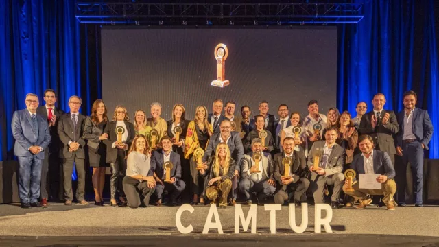 Competitividad, empleo y desarrollo en agenda (CAMTUR reunió al sector turístico en La Noche del Sol)