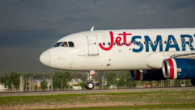 JetSmart pisa el acelerador (suma Santiago y Recife y apunta a más de 100.000 nuevos pasajeros)
