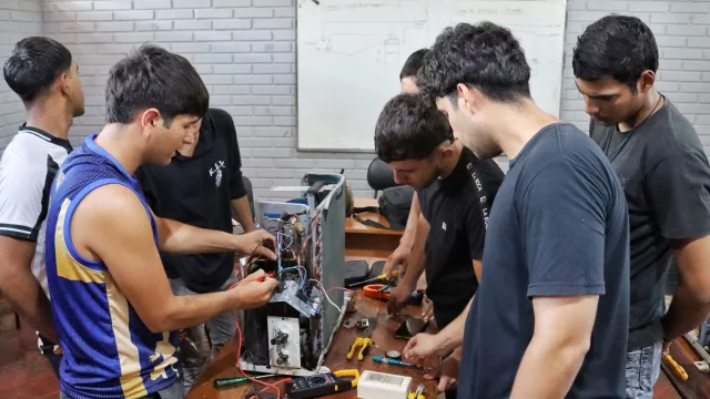 Empleo juvenil: perfiles técnicos y mandos medios impulsan la demanda con rápida inserción laboral