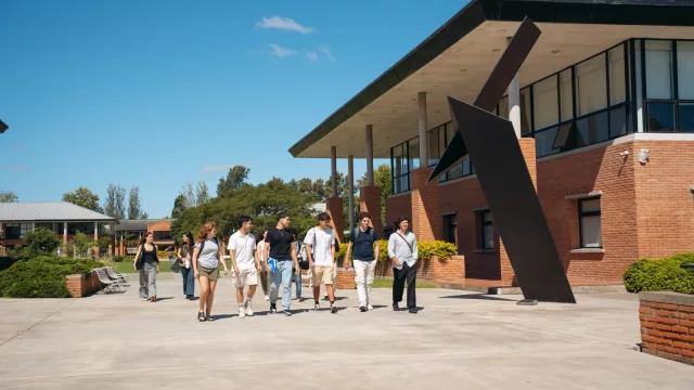 Universidad de San Andrés llegó a Montevideo con una advertencia para los ejecutivos: la IA no reemplaza el criterio