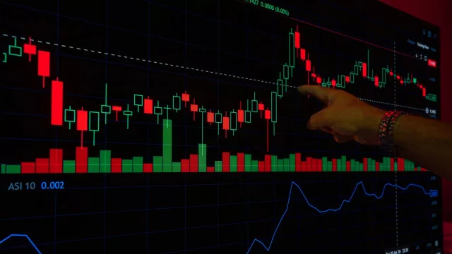 La economía uruguaya pone el freno (y CERES ya enciende las señales de alerta)